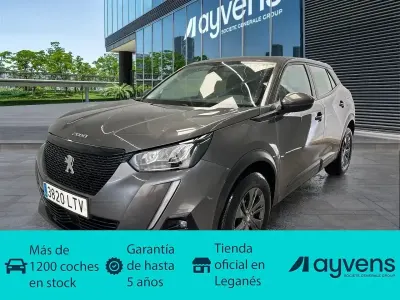 Usado Peugeot 2008 Active 110 CV (80 kW) 2021 Gris SUV