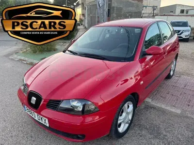 Usado Seat Ibiza 100 CV (73 kW) 2005 Rojo Utilitario
