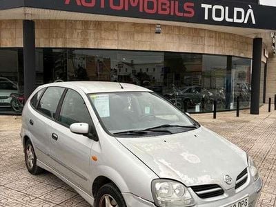 Usado Nissan Almera Tino Tekna 116 CV (85 kW) 2005 Gris Monovolumen
