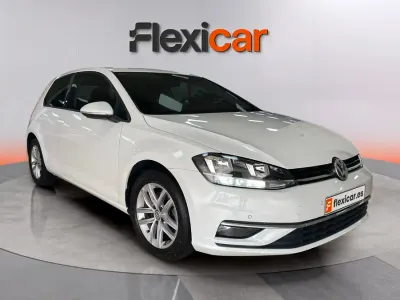 Usado VW Golf VII Advance 125 CV (91 kW) 2017 Blanco Berlina