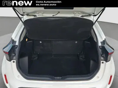 Usado Toyota Yaris Hybrid Business Edition 116 CV (85 kW) 2022 Blanco Berlina