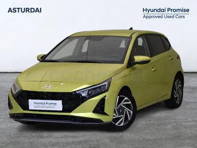 Usado Hyundai i20 100 CV (73 kW) 2025 Verde Utilitario