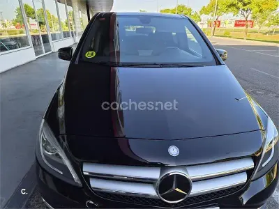 Usado Mercedes B180 109 CV (80 kW) 2012 Negro Monovolumen