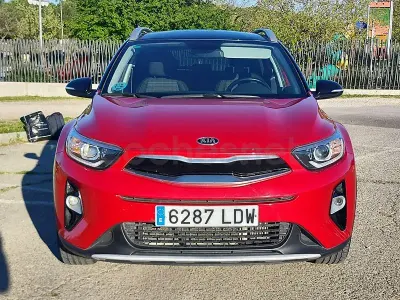 Käytetty Kia Stonic 115 HP (84 kW) 2020 Punainen Katumaasturi