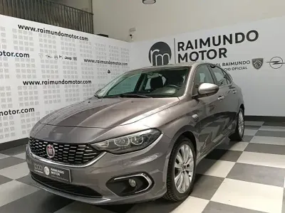 Usado Fiat Tipo Lounge 95 CV (69 kW) 2018 Gris / plata Familiar