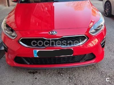Usado Kia Ceed 120 CV (88 kW) 2019 Rojo Utilitario