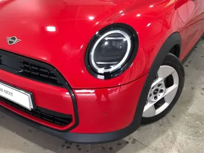 Usado Mini Cooper Essential 156 CV (114 kW) 2024 Rojo Utilitario