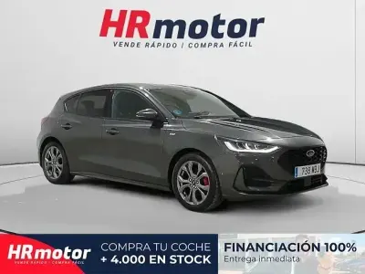 Begagnad Ford Focus ST-Line 125 HK (91 kW) 2022 Grå Sedan