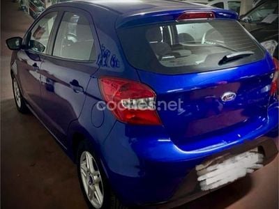 Usado Ford Ka Plus Ultimate 85 CV (62 kW) 2018 Azul Utilitario