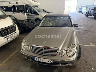 Usado Mercedes E200 Elegance 163 CV (119 kW) 2004 Gris / plata Berlina