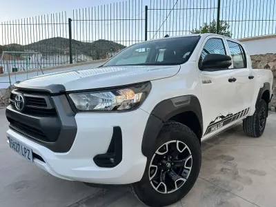 Usado Toyota HiLux 150 CV (110 kW) 2021 Blanco Pickup/Camioneta
