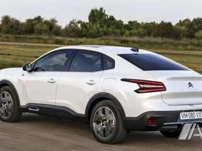 Blanco Nuevo 2025 Citroën C4 X Business Class SUV | 25.677 €