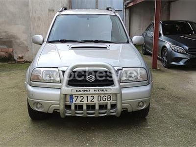 Usado Suzuki Grand Vitara 110 CV (80 kW) 2005 Gris / plata SUV