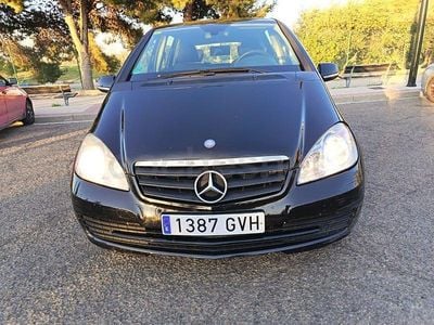 Usado Mercedes A160 Avantgarde 95 CV (69 kW) 2010 Negro Monovolumen