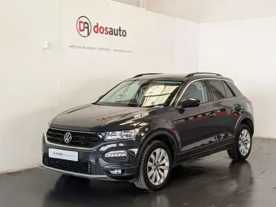 Usado VW T-Roc Advance 150 CV (110 kW) 2022 Gris / plata SUV