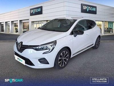 Używany Renault Clio V Techno 91 KM (66 kW) 2023 Biały Hatchback