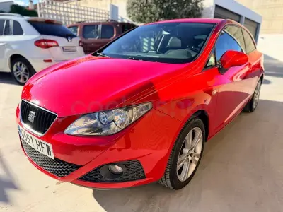 Usado Seat Ibiza SC Copa 90 CV (66 kW) 2011 Rojo Utilitario