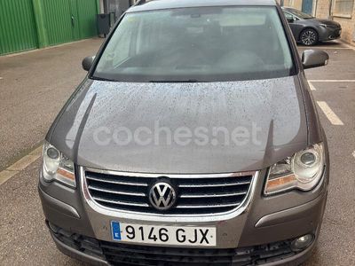 Gris / plata Usado 2009 VW Touran Advance Monovolumen | 7500 € (Un poco caro)