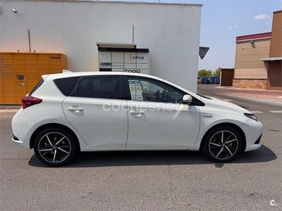 Toyota Auris Hybrid