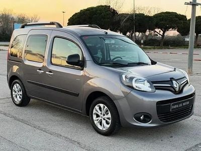 Usado Renault Kangoo LIMITED 116 CV (85 kW) 2016 Gris Monovolumen
