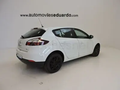 Usado Renault Mégane Intens 115 CV (84 kW) 2015 Blanco Berlina