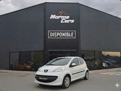 Usado Peugeot 107 54 CV (39 kW) 2007 Blanco Utilitario