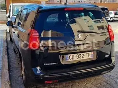 Usado Peugeot 5008 Allure 112 CV (82 kW) 2012 Negro Monovolumen