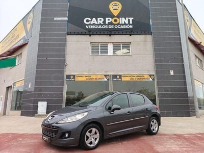 Usado Peugeot 207 Active 70 CV (51 kW) 2012 Gris / plata Berlina