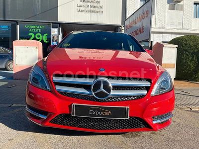 Usado Mercedes B180 109 CV (80 kW) 2014 Rojo Monovolumen