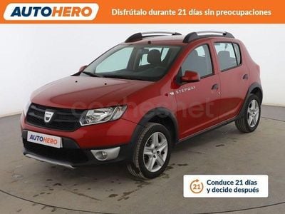 Usado Dacia Sandero Stepway 90 CV (66 kW) 2015 Rojo Utilitario