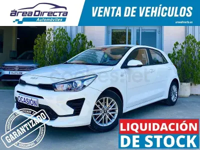 Usado Kia Rio 84 CV (61 kW) 2022 Blanco Berlina