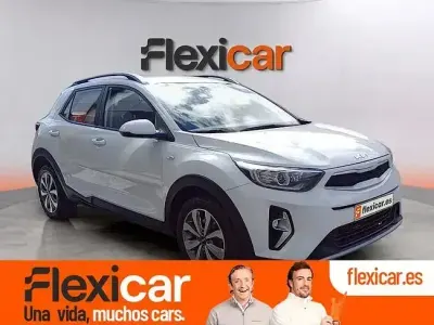 Usado Kia Stonic 100 CV (73 kW) 2023 Blanco SUV
