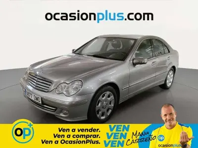 Usado Mercedes C220 Elegance 150 CV (110 kW) 2005 Gris Berlina