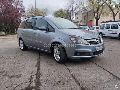 Usado Opel Zafira Cosmo 150 CV (110 kW) 2005 Gris / plata Monovolumen