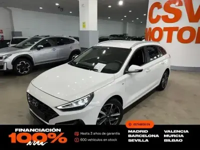 Begagnad Hyundai i30 N Line 120 HK (88 kW) 2024 Vit Sedan