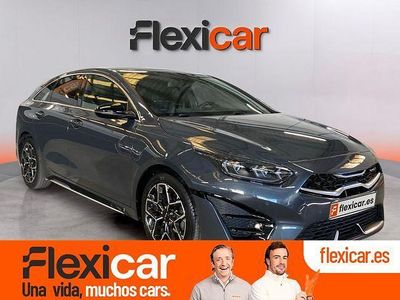 Usado Kia ProCeed GT-Line 120 CV (88 kW) 2022 Gris Familiar