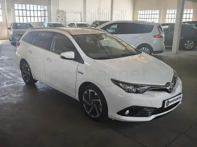 Usado Toyota Auris Hybrid