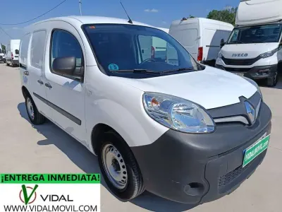 Usado Renault Kangoo 80 CV (58 kW) 2021 Blanco Monovolumen