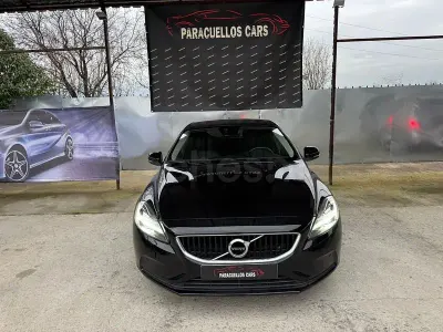 Occasion Volvo V40 R-Design Momentum 120 PK (88 kW) 2019 Zwart Sedan