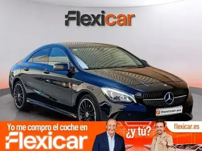 Usado Mercedes CLA200 136 CV (100 kW) 2019 Negro Coupe