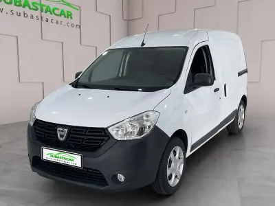 Usado Dacia Dokker Essentiel 110 CV (80 kW) 2021 Blanco Monovolumen