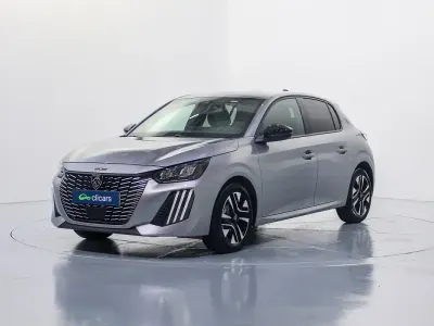 Usado Peugeot 208 Allure 100 CV (73 kW) 2025 Gris Utilitario