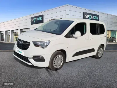 Usado Opel Combo Innovation 131 CV (96 kW) 2019 Blanco Monovolumen