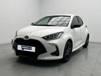 Usado Toyota Yaris Hybrid Style 116 CV (85 kW) 2022 Blanco Berlina