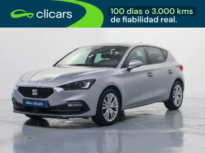 Käytetty Seat Leon Style 110 HP (80 kW) 2022 Harmaa Sedan