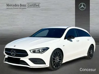 Usado Mercedes CLA200 Shooting Brake 150 CV (110 kW) 2021 Blanco Familiar