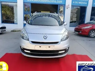 Usado Renault Scénic III Privilege 130 CV (95 kW) 2012 Monovolumen