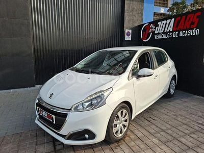 Usado Peugeot 208 Active 75 CV (55 kW) 2018 Blanco Utilitario