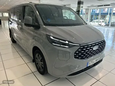 Usado Ford Tourneo Custom 232 CV (170 kW) 2026 Gris / plateado Van