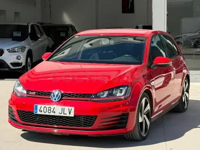 Używany VW Golf VII GTI 220 KM (161 kW) 2015 Czerwony Sedan/Limuzyna